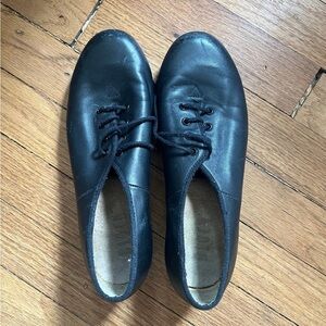 Women’s Bloch tap shoes size 7.5